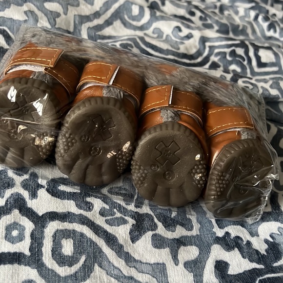 SOLD NWT DOG Winter Booties - Picture 3 of 5
